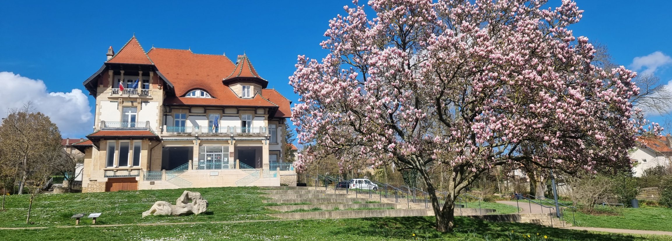 Hôtel de Ville et parc de Laxou